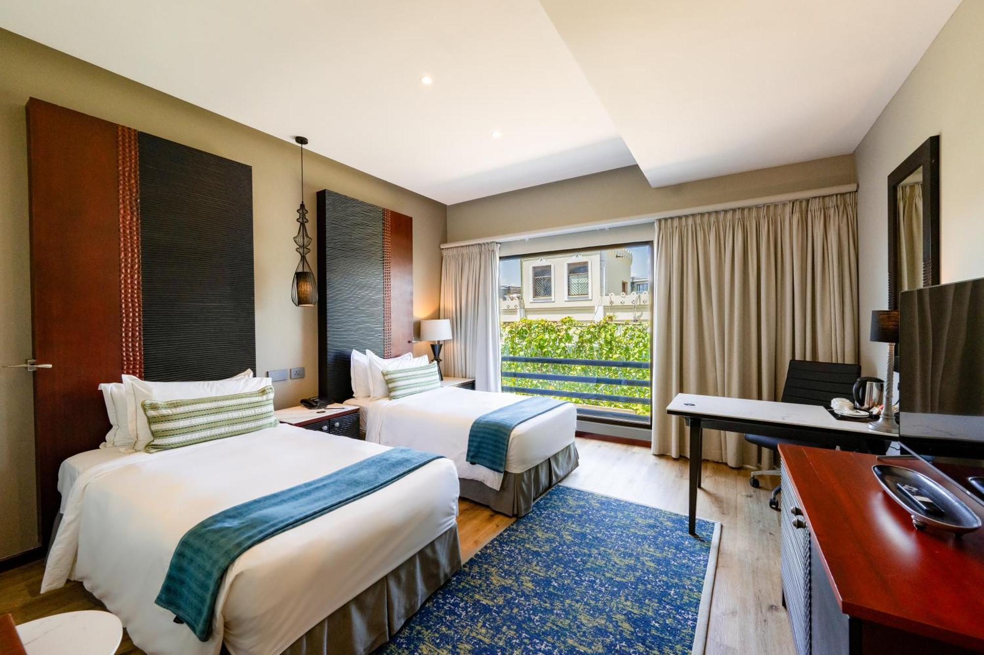 Deluxe Twin Room City View